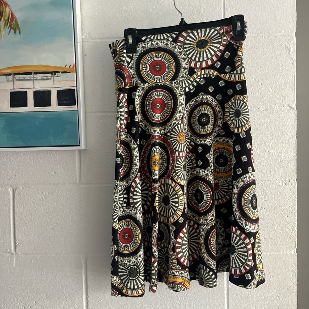 Boho festival vibes  Patterned Skirt size M stretchy waist